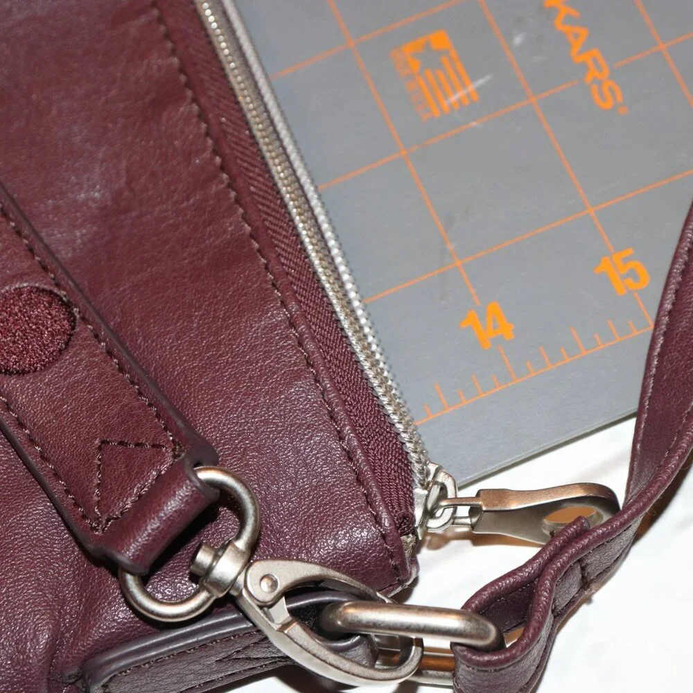 🍷 Relic Maroon Shoulder Purse · 13x13